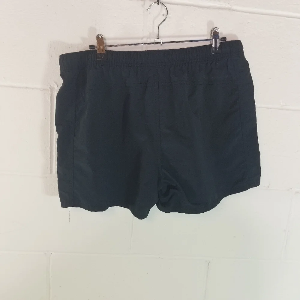 Vineyard Vines navy blue swim trunks shorts